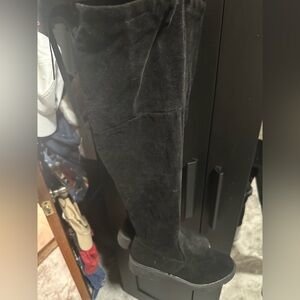 Black Over-the-Knee Suede Boots